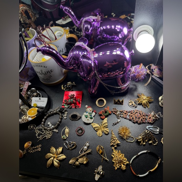 VINTAGE JEWELRY SHARE SHOW AT 5:34 PM EST ! 😍/TAGS/CHAT TO RUN ITEMS. - Picture 4 of 16